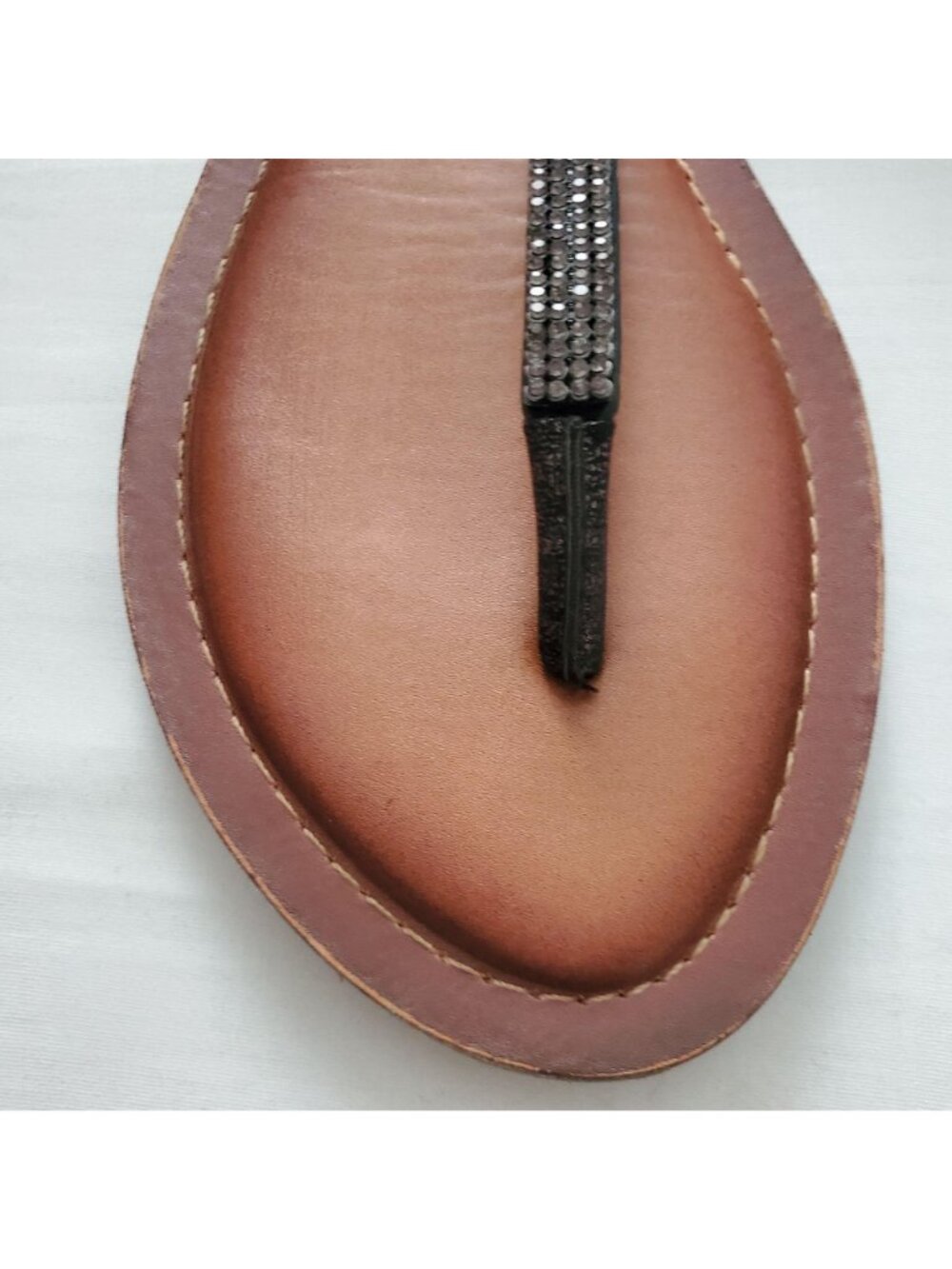 Chelsea Moreland CM Aria Silver Jeweled Studded Black Flat Thong Sandals Size 9M - Picture 4 of 7